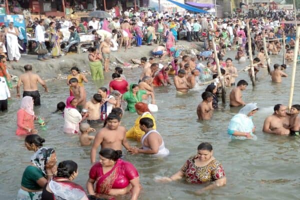 सावन अमावस्या पर गंगा स्नान का विशेष महत्व, ब्रजघाट व तिगरीधाम में उमड़ा श्रद्धालुओं का सैलाब